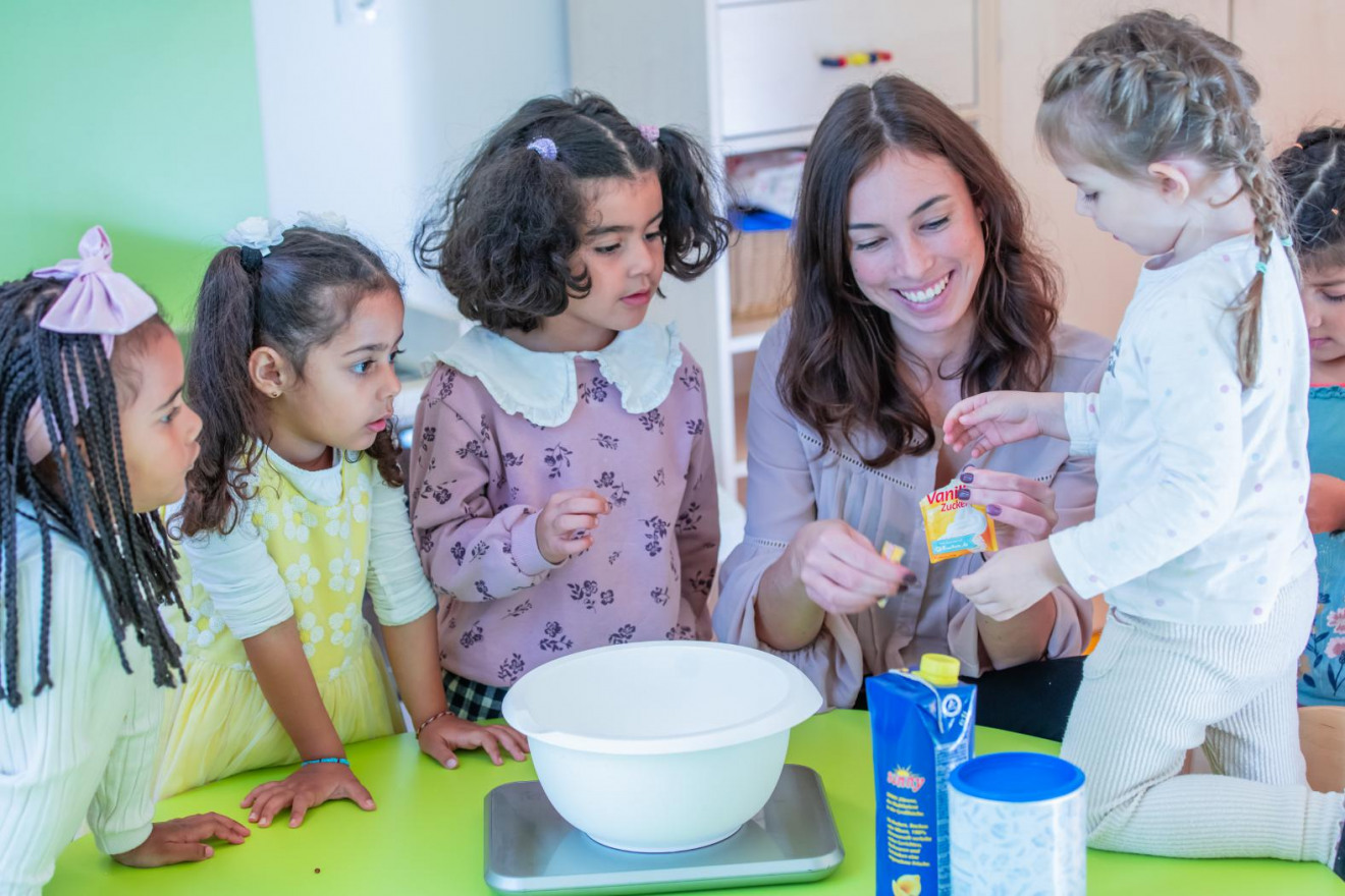 Apfelmus kochen in der Kita