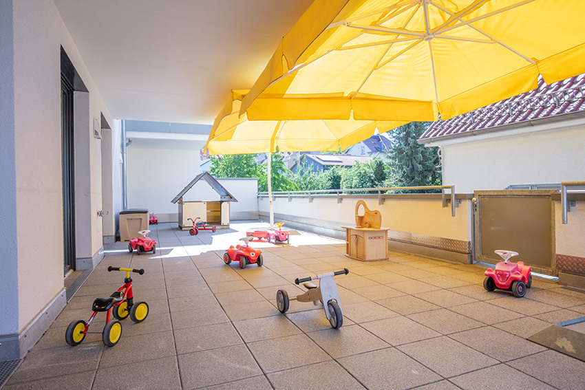 Terrasse der Denk mit Kita Pfullingen, Kurze Straße