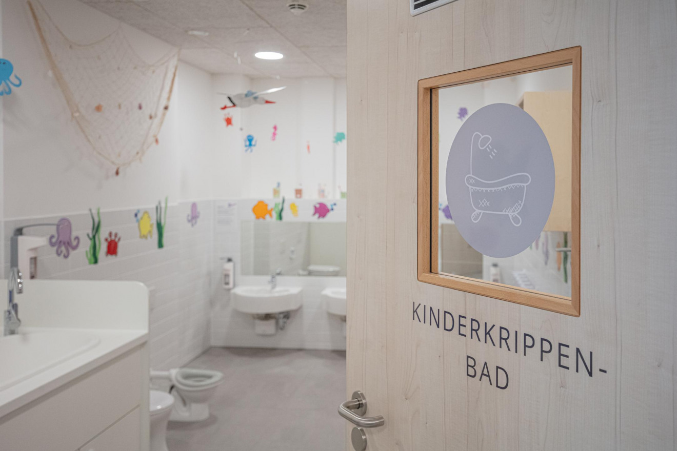 Kinderkrippenbad der Denk mit Kita Vaterstetten